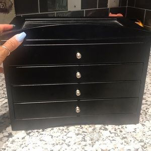 Jewelry box holder